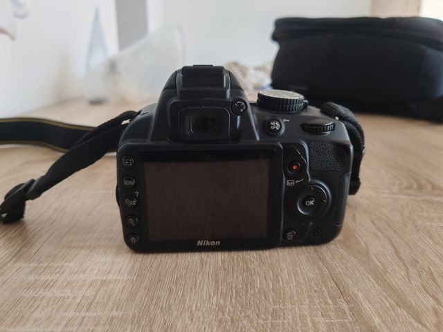 Cámara Nikon D3100 + Objetivo 18-105mm VR + Mochil