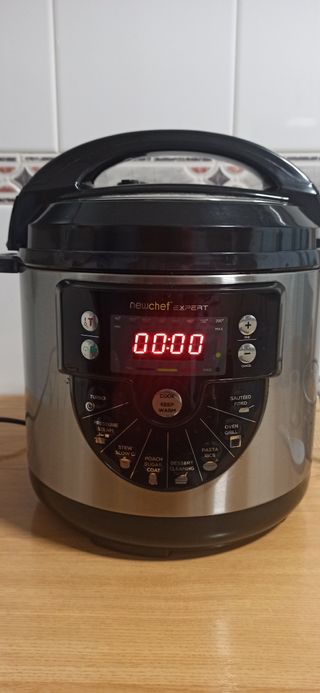 ROBOT DE COCINA Y OLLA PROGRAMABLE