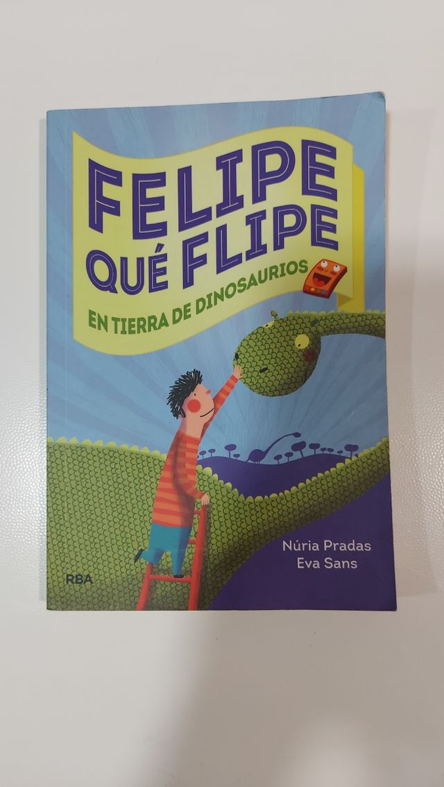 Felipe qué flipe, 2. En tierra de dinosaurios