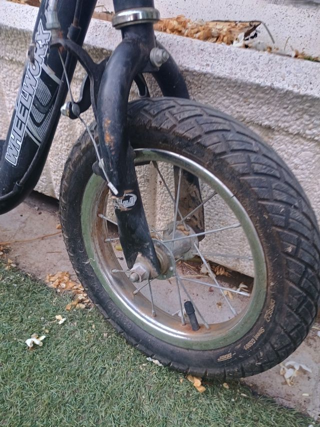 Patinete tipo bicicleta