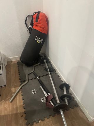 Soporte y Saco de Boxeo