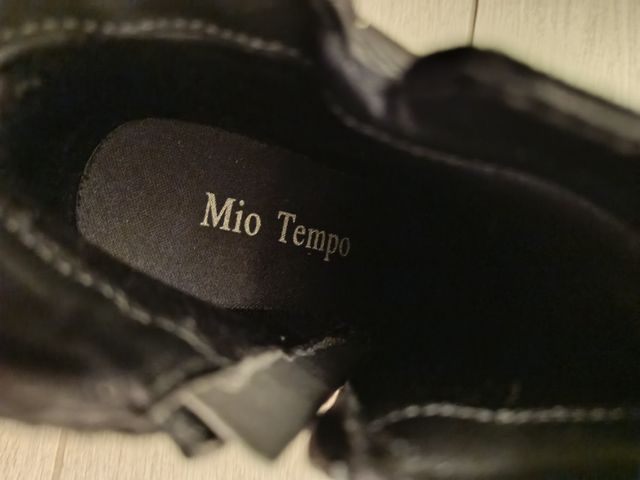 Stivaletti scamosciati Pittarello neri