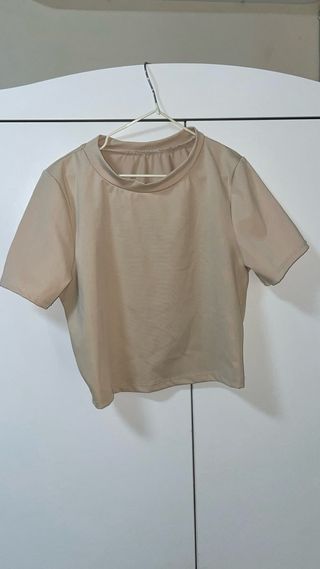 Maglietta beige a maniche corte