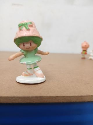 Lote Figuras PVC Tarta de Fresa 1982