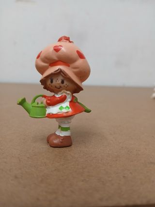 Lote Figuras PVC Tarta de Fresa 1982