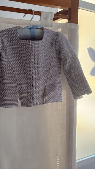 Traje de fallera morado y blanco