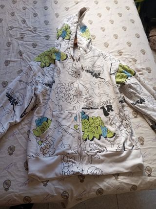 Chaqueta con estampado  y cremallera