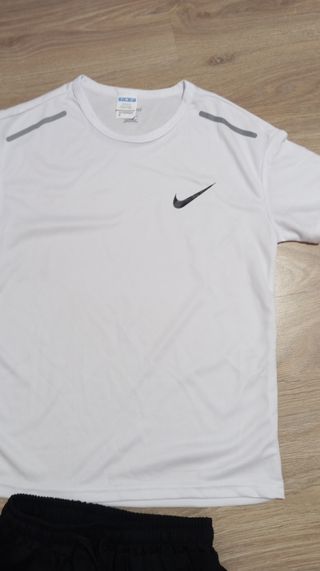 Conjunto Nike, Camiseta y Pantalón Corto