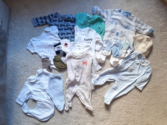 Lote 0m pijamas, bodies y calcetines