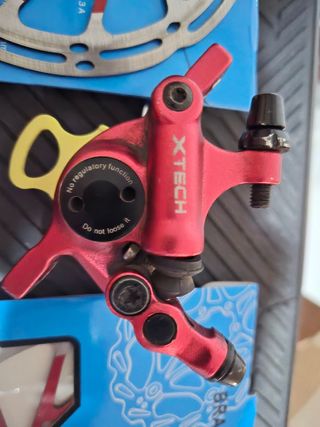 Discos de Freno 2 140mm + pinza de freno Xtech  
