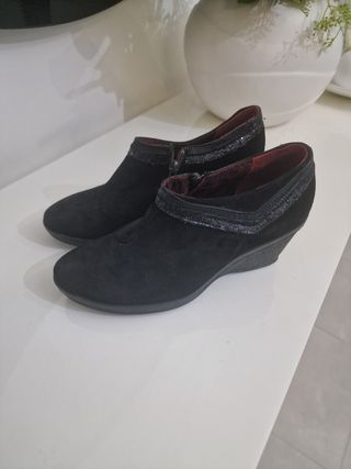 Botines de mujer negros en perfecto estado