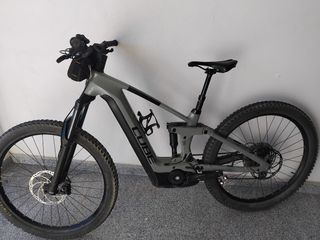 Bicicleta eléctrica Cube