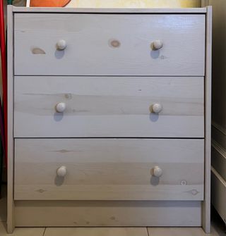 Cassettiera Ikea piccola in legno con 3 cassetti