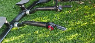 Manubrio Triathlon Carbon, cambio e freni SRAM