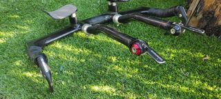 Manubrio Triathlon Carbon, cambio e freni SRAM