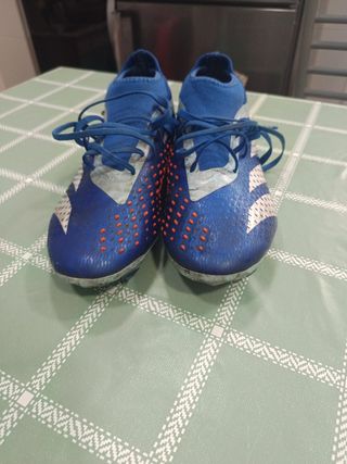 Botas de fútbol azules