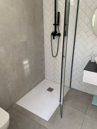 Platos de ducha resina antideslizante medidas 