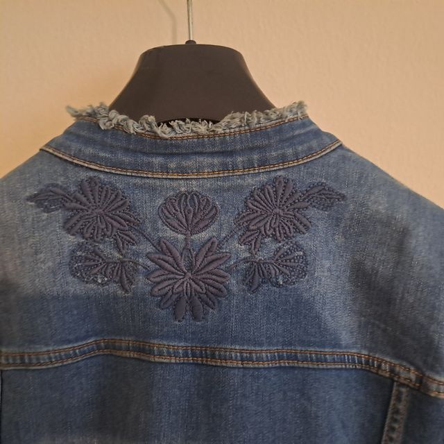 Cazadora vaquera Tintoretto bordada