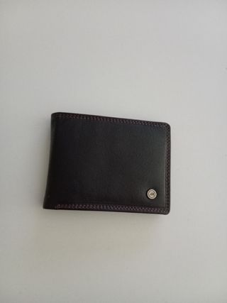 Tarjetero de cuero
