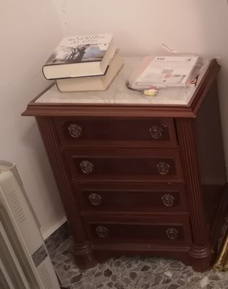 Mesita de noche de madera y mármol