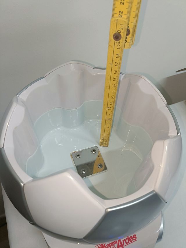 Piccolo Frigo Pallone da Riparare