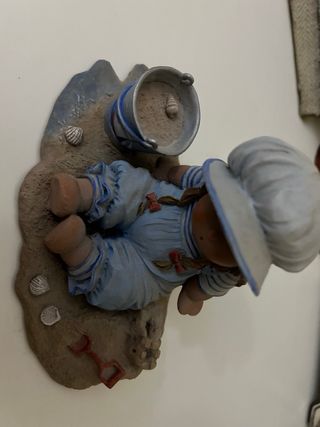 Figura Cuqui porcelana niño pintor