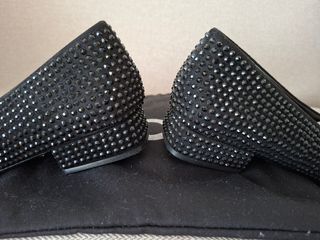 Zapatos Lodi negros con pedrería