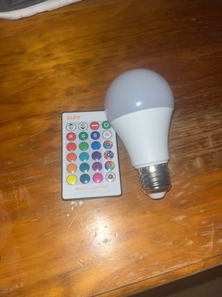 Bombilla LED RGBW con Mando