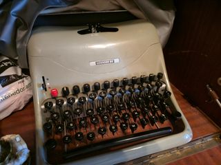 Máquina de escribir Lexicon 80