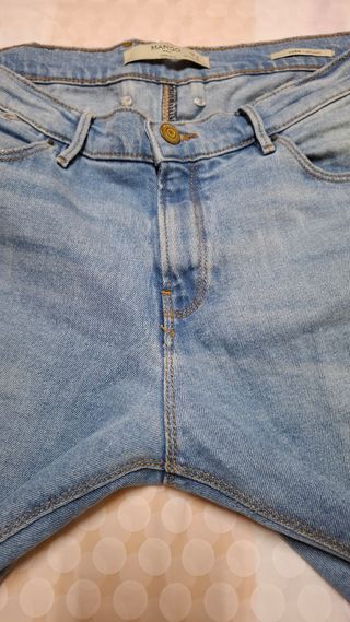 Pantalón vaquero Mango Man. Talla EUR 42