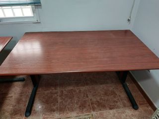 Mesa de oficina madera y metal