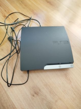 PS3 Slim 320GB completa con 3 mandos y juegos 