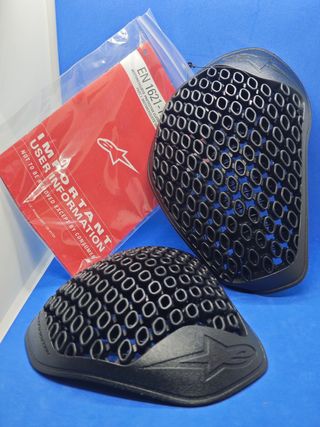 Hombreras Alpinestars Moto EN 1621-1 
Nivel 1.