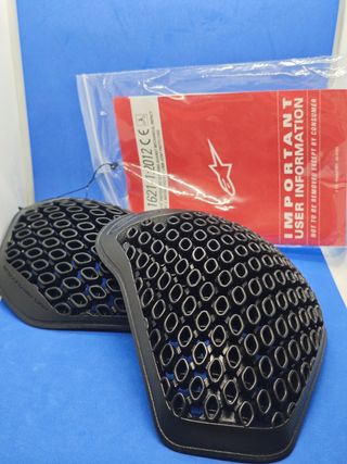 Hombreras Alpinestars Moto EN 1621-1 
Nivel 1.