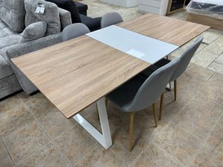 Mesa de comedor y 4 sillas, nuevo set