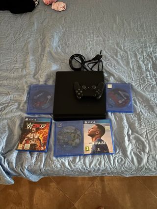 PS4 (PlayStation 4) Negra + 3 Juegos