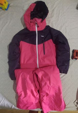 Mono de nieve rosa y azul