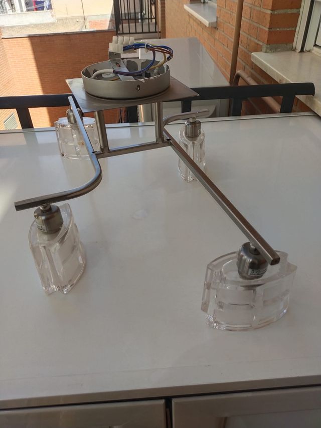 Lámpara de techo moderna metal y cristal