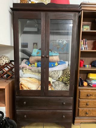 Due librerie in pino e armadio rustico