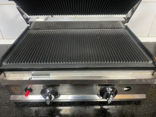 Plancha de gas profesional