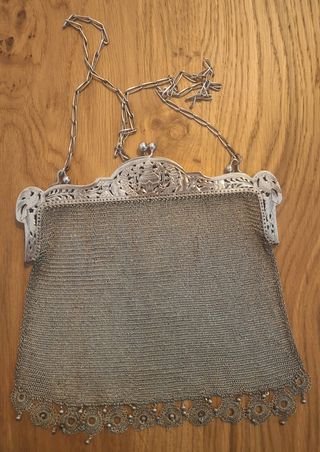 Bolso de plata antiguo con cadena