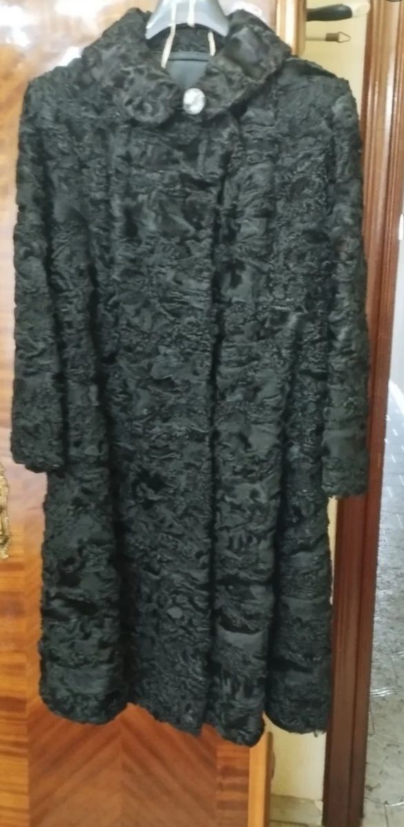 Abrigo Astrakán Negro. Talla XL