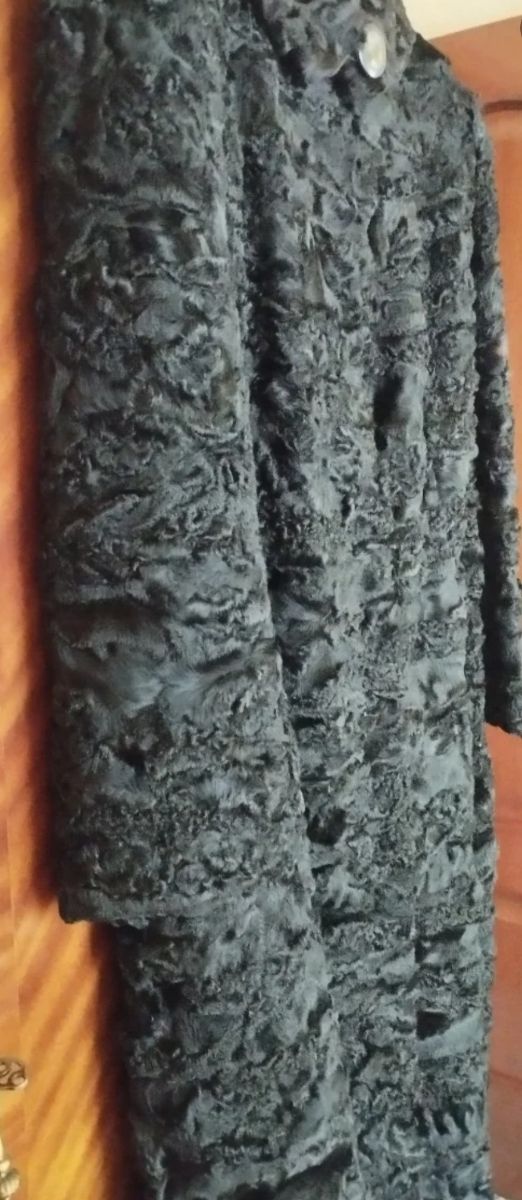Abrigo Astrakán Negro. Talla XL