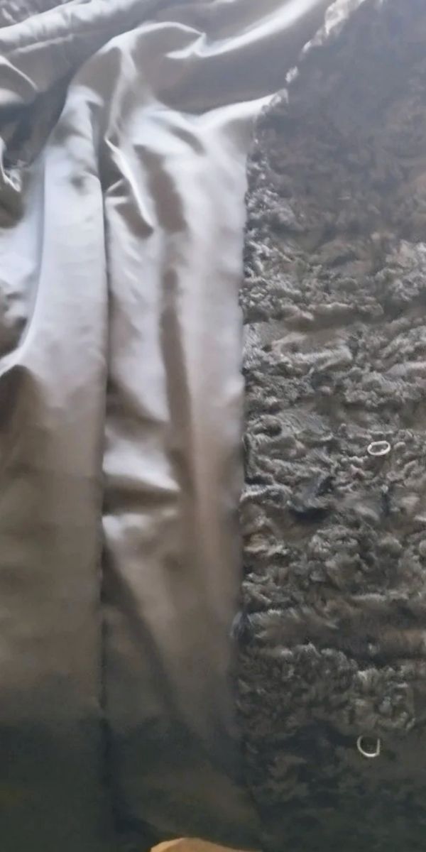 Abrigo Astrakán Negro. Talla XL