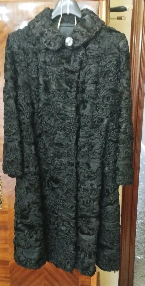 Abrigo Astrakán Negro. Talla XL