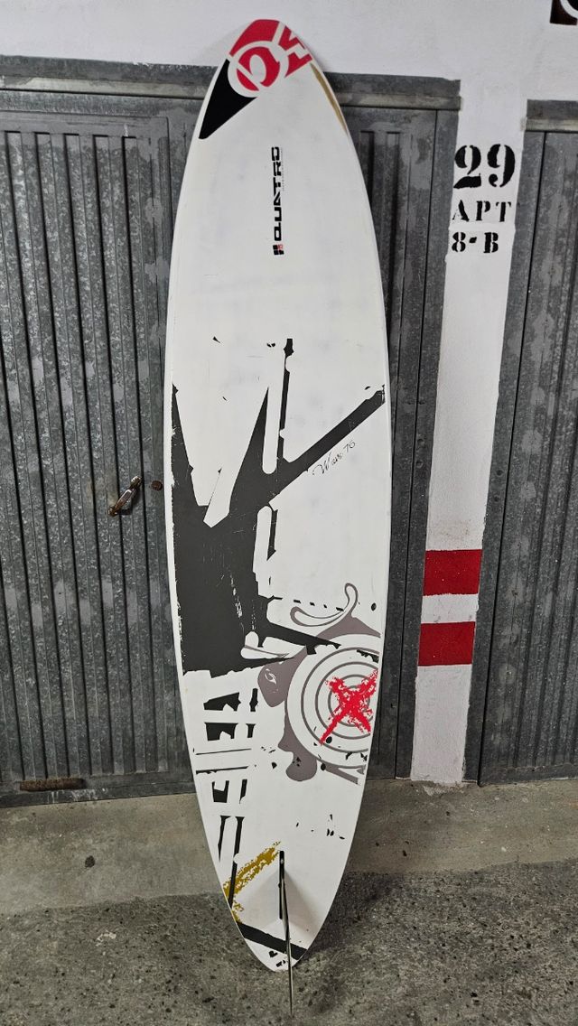 Tabla windsurf de olas Quatro 76L