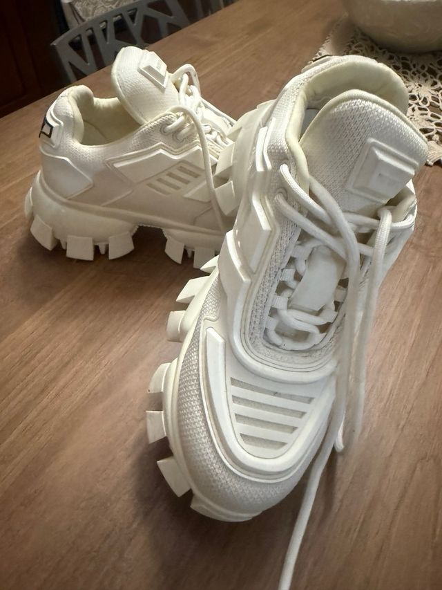 Scarpe da ginnastica Prada bianche