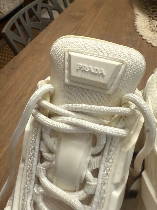 Scarpe da ginnastica Prada bianche