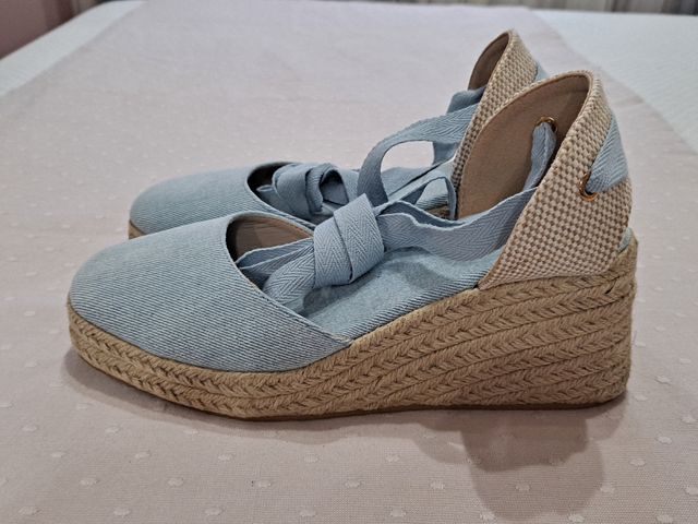Alpargatas cuña Women'secret azul sin estrenar
