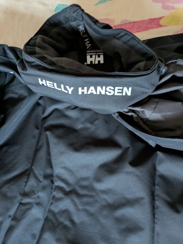 Chaqueta Helly Hansen Negra y Neón
